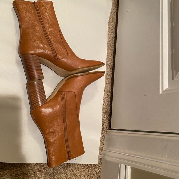 Coach And Four Silla Bootie - Picture 5 of 8